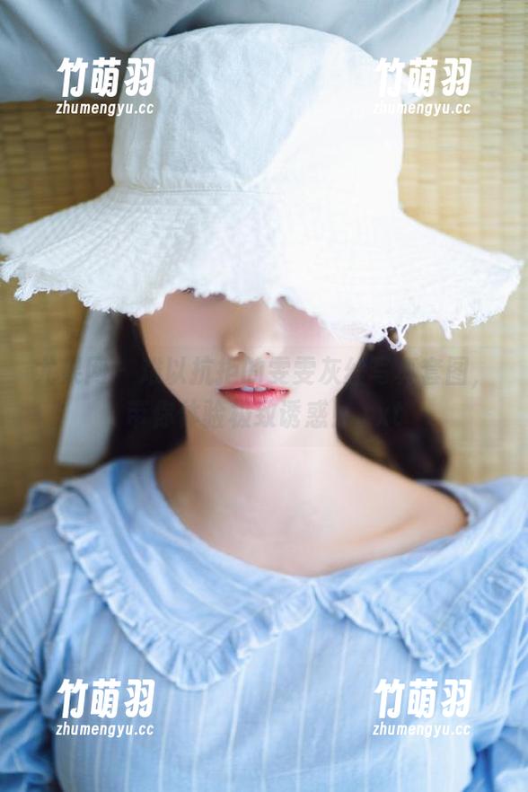 尤果网 - 难以抗拒的雯雯灰丝写真套图，带你体验极致诱惑！.txt