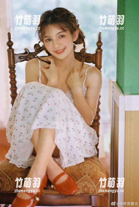尤物馆 - FoxYini孟狐狸兔女郎在线写真作品发布，带你领略唯美与性感的结合.txt