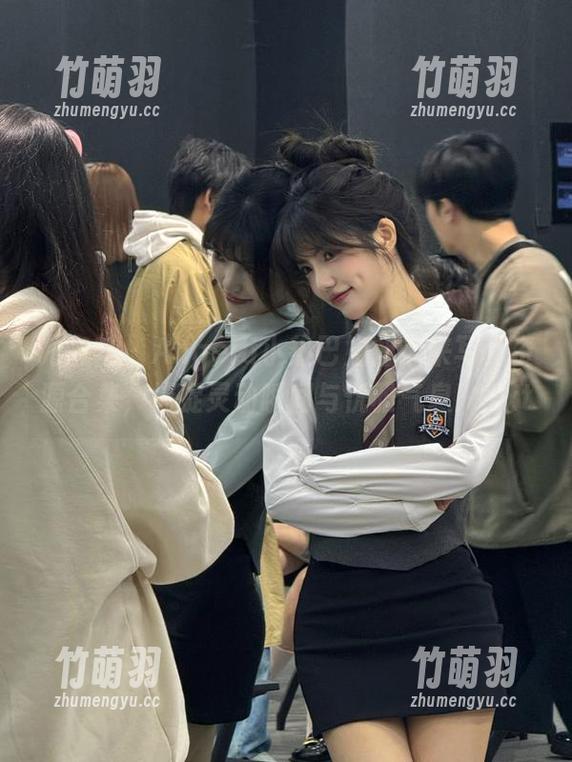 尤蜜荟 - Angela小热巴姐姐带来写真资源合集，捕捉灵动瞬间与优雅气息！.txt