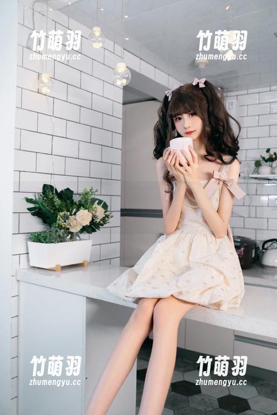 尤蜜荟 - 娜娜TINA学姐高清写真在线上线，与你分享美丽的视觉盛宴！.txt
