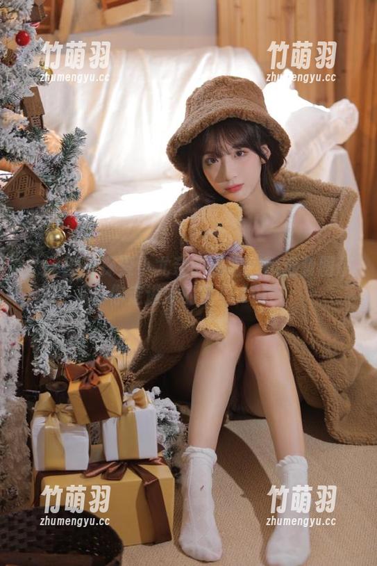 尤蜜荟 - 探索小尤奈的秘密：精选套图带你走进她的世界.txt