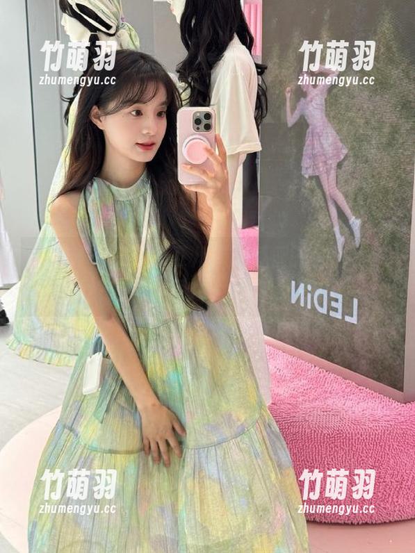 尤蜜荟 - 探寻朱可儿丰腴娇躯的秘密，独家写真图片大合集.txt