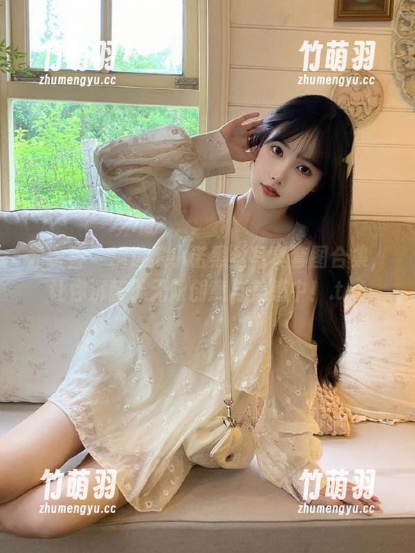 尤蜜荟 - 精选熊小诺黑丝写真套图合集，让你沉醉于无限创意与美感中！.txt