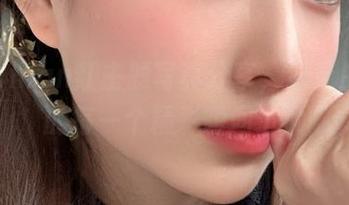 年年Nnian红主题写真分享，记录生活中的每一个精彩瞬间.txt