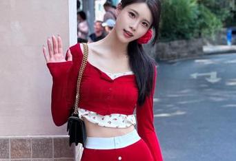 异思趣向 – 小六格子连衣裙图集全新更新，尽显时尚博主的独特风格！.txt