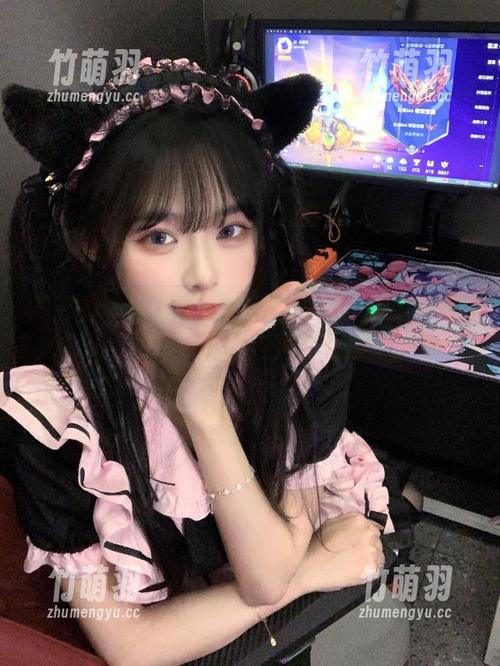 微密圈 - 让人怦然心动的时刻：徐莉芝Booty的写真作品与闷骚男友.txt