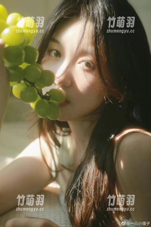 微密圈 - 徐莉芝Booty美腿图包震撼上线，分享她的时尚之旅与独特风格！.txt