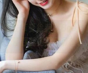 微密圈 – 在线享受徐莉芝Booty的水手服合集，青春就是要勇敢尝试.txt
