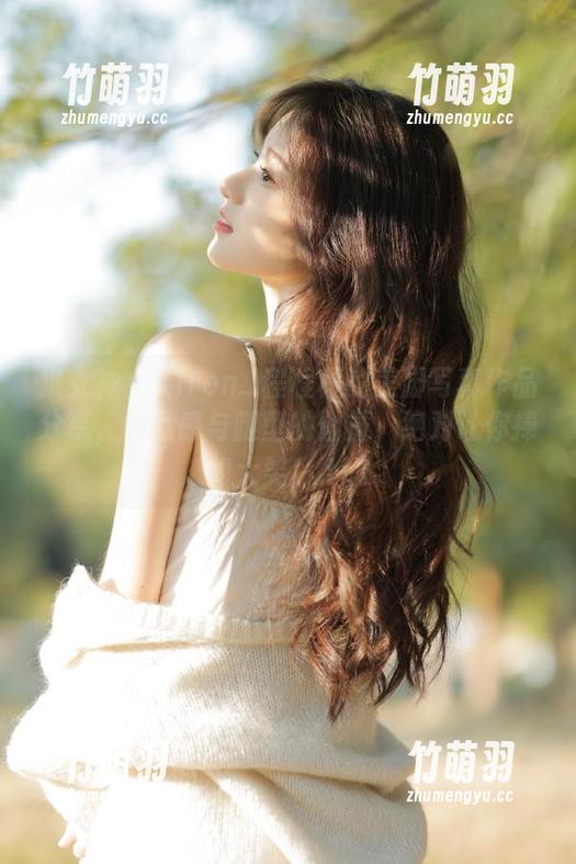 推女神 - Kiren_程程程的美脚写真作品分享，幽默感与腿型的碰撞，绝对让你捧腹大笑！.txt