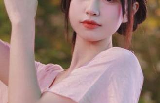 推女神 – 在高清写真中，娜依灵儿展现日系尝试，开启一场视觉的盛宴.txt