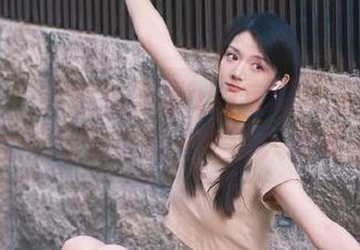 推女神 – 学姐绮里嘉ula定制图集：记录青春岁月里的每一个动人瞬间.txt