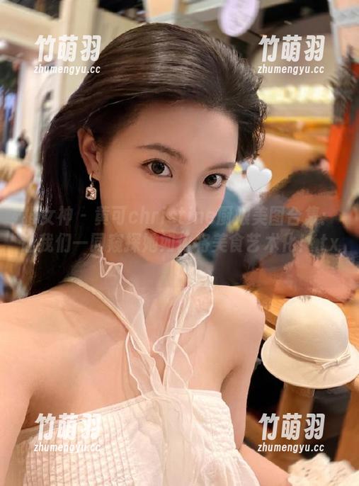 推女神 - 黄可christine厨娘美图合集：让我们一同窥探她如何将美食艺术化！.txt
