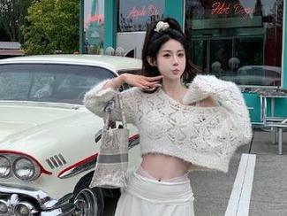 推女神 – 黄梦羡的棉袜写真更新：一双好袜子，能让我瞬间变得可爱！.txt