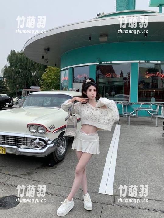 推女神 - 黄梦羡的棉袜写真更新：一双好袜子，能让我瞬间变得可爱！.txt