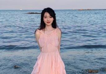 微密圈 – 无敌哒小姨妈的皮衣写真精选，看她如何用图片定义时尚！.txt