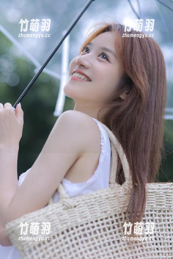 星颜社 - Emily尹菲高清旅拍精彩合集，仿佛带你走进一个个小小的梦境，感受摄影背后蕴含的温暖与冒险。.txt