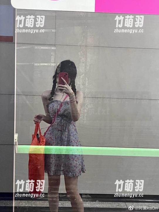 探索是你的阿薰呀学姐的内衣世界：作品集原图全展示.txt