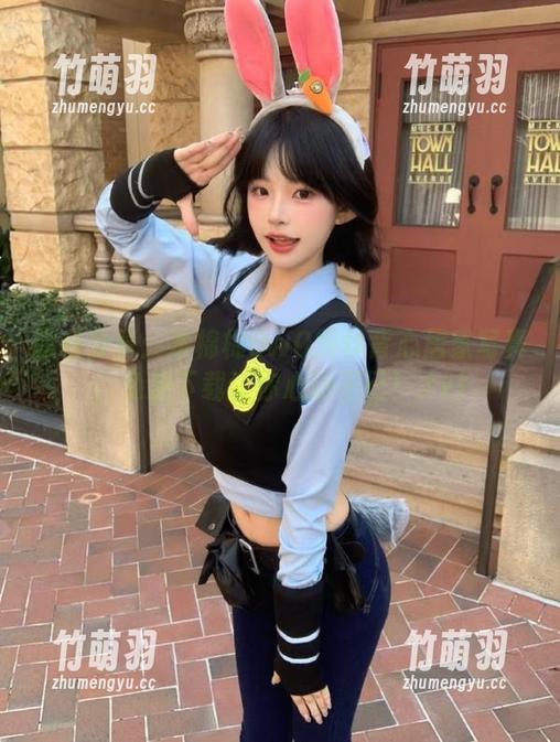 原图分享：木棉棉OwO黑丝背心居家写真，免费下载让你心动不已！.txt