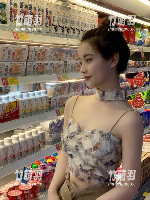 果团网 - little贝壳喵美腿写真资源，这些图片让你心动不已！.txt