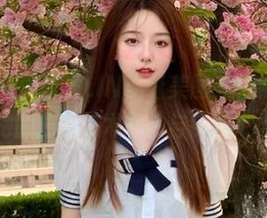 果团网 – 周琰琳LIN圣诞美图大更新，感受她的独特艺术魅力与创意.txt