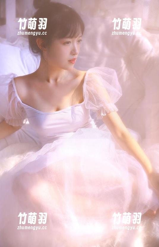 果团网 - 原图大揭秘！通灵儿海边写真更新，带你走进梦幻海滨世界.txt