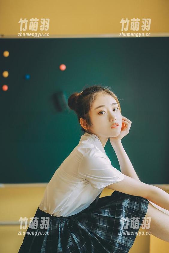 果团网-黄歆苑 果团网 - 黄歆苑网袜无圣光作品:在摄影艺术中感受女性的力量与性感.txt