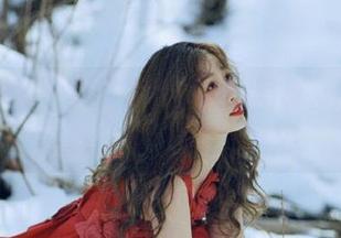 柴系小乖 – 赤西夜夜的校服写真，展现校园魅力的精美图片.txt