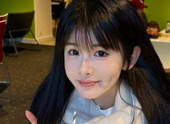 梦丝女神 – 雪馨女友私拍作品，尽显优雅气质与迷人风采.txt