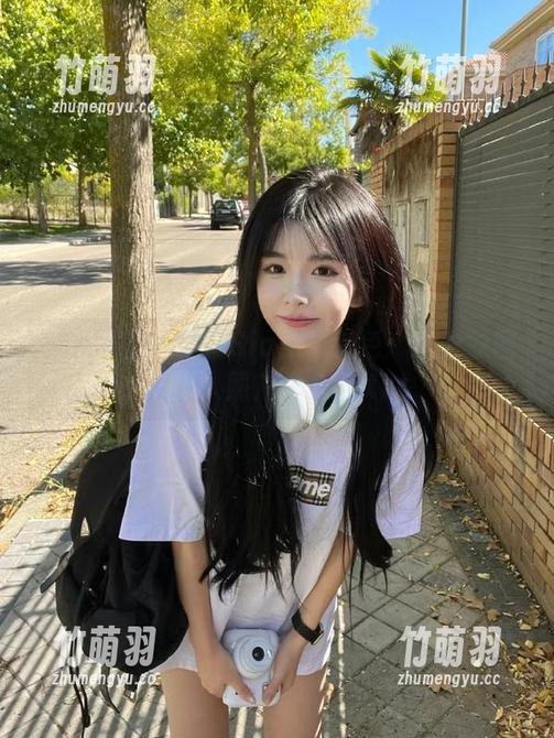 森萝财团 - 体验Sia网袜魅色：精彩原图与诱人照片大公开.txt