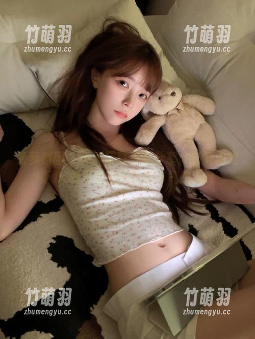森萝财团 - 小满写真美图分享：感受内定版JK明日香校园的青春气息.txt
