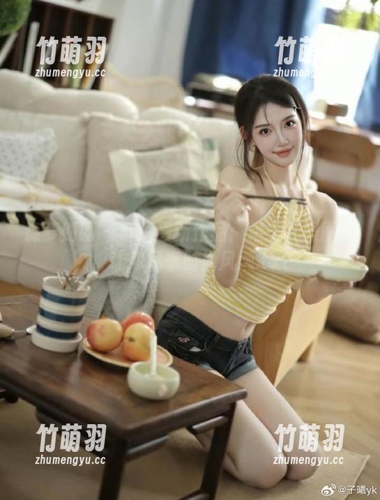 森萝财团 - 默陌最新作品：精美礼服图片，让你尽享时尚风潮.txt
