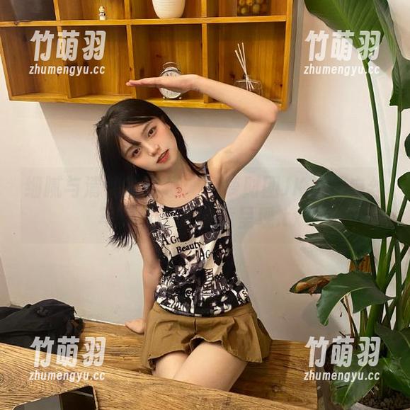 细腻与清纯的碰撞：森萝财团JK校服白丝写真作品集诚意呈现.txt