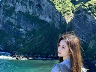 教室里的jk白丝少女高清写真合集，尽在森萝财团官方发布.txt