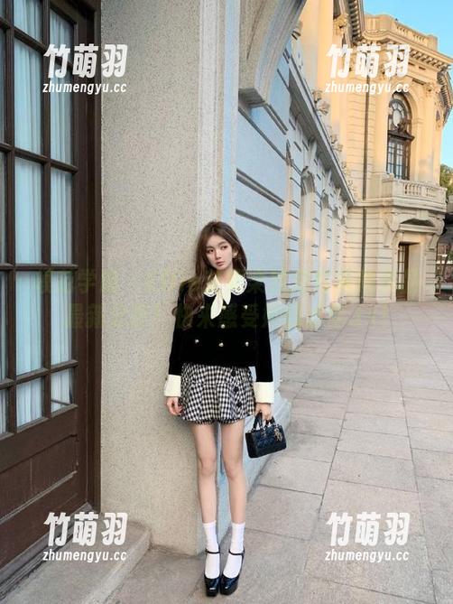 模范学院 - Ellie艾栗栗教室写真新作品最新分享！快来感受她的才华.txt