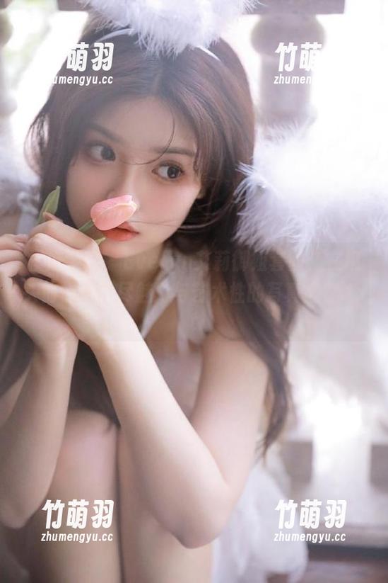 模范学院 - Evelyn艾莉御姐套图：在镜头前释放无尽魅力与艺术性的写真盛宴.txt