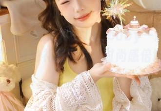 模范学院 – 跟随NaNa_baby一起探索高清写真里的礼服世界，时尚感倍增！.txt