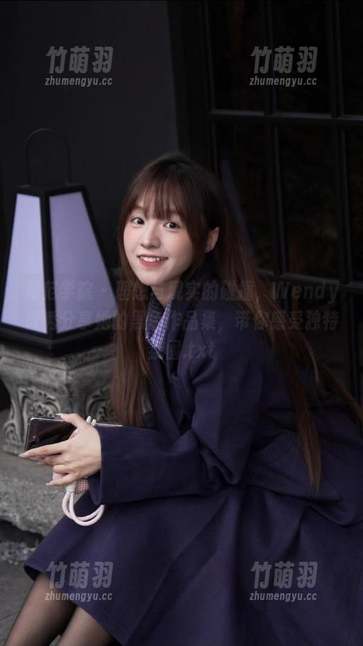 模范学院 - 理想与现实的碰撞，Wendy智秀分享她的黑色作品集，带你感受独特氛围.txt