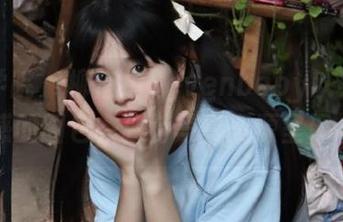 模范学院 – 柳侑绮Sevenbaby以毛衣为灵感的图包，独特写真资源呈现.txt