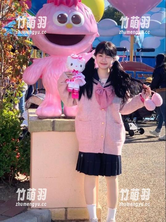 模范学院 - 韩好甜少女写真：美图与套图完美融合，展现迷人气质.txt