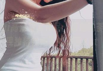 樱晚gigi高清写真作品：颠倒的荼靡，展现独特视角下的美丽.txt