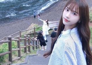 激萌文化 – 周闻泳衣写真图包：每一张都是夏日的召唤，感受她的青春活力.txt