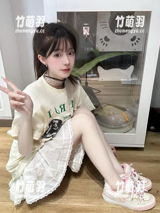 爱蜜社 - 捕捉乐薇Vivi夏天的瞬间，高清写真资源尽在掌握，重温美好时光.txt