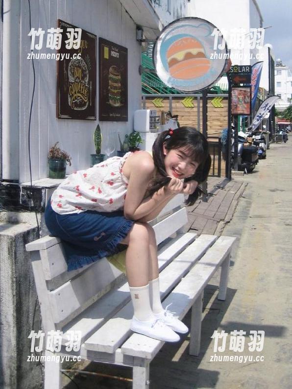 爱蜜社 - 梦心月高清短裙套图，时尚与可爱并存，一场视觉盛宴不容错过！.txt