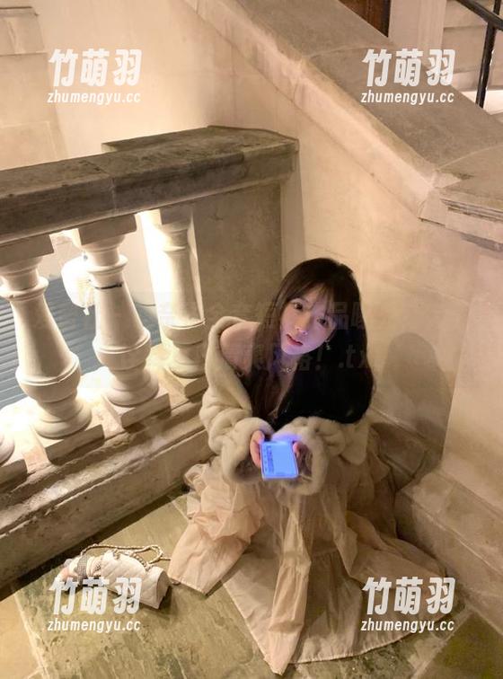 爱蜜社 - 萌奈子全套短裤作品曝光，完美诠释夏日清爽风格！.txt