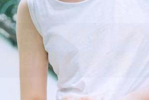 物恋传媒 – 在夏末光年里，跟随小茶的私拍美图体验时光的绚丽.txt