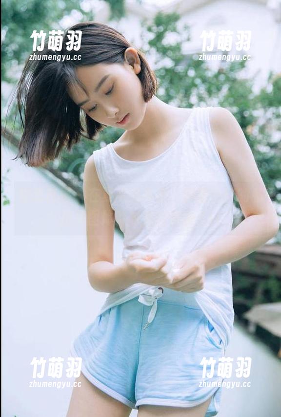 物恋传媒 - 在夏末光年里，跟随小茶的私拍美图体验时光的绚丽.txt