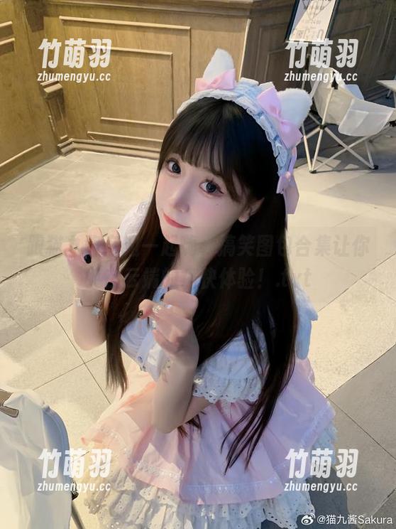跟猫九酱空姐一起嗨，搞笑图包合集让你笑在云端的痛快体验！.txt