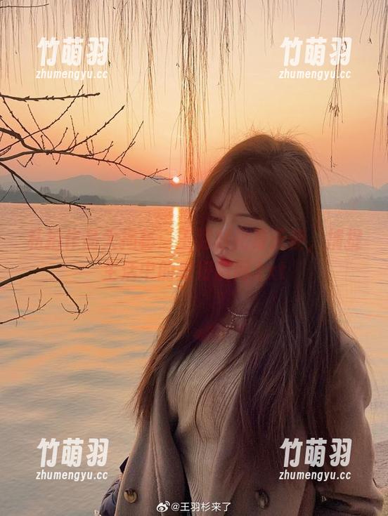 私拍作品大揭秘：王羽杉化身天使，捕捉生活中的美好瞬间.txt