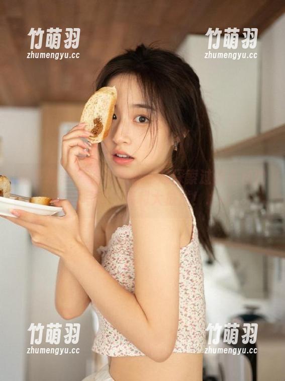 甜予摄影 - 齐齐邀你一起探索过膝白丝的梦幻写真，福利大放送！.txt