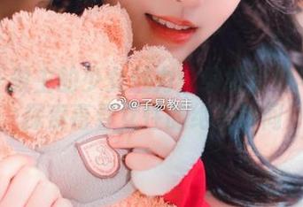 白易子教主的少女魅力：缤纷原图与精细图包，探索青春女性的绝美瞬间！.txt